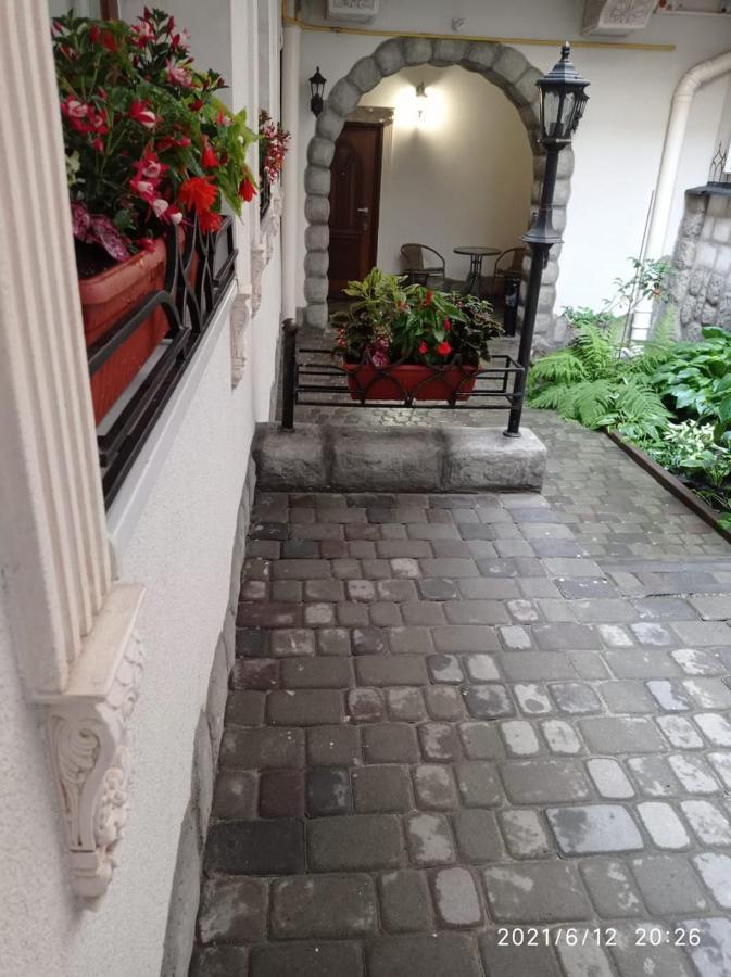 RynOK 25 Deluxe Lviv Center Appartement Buitenkant foto