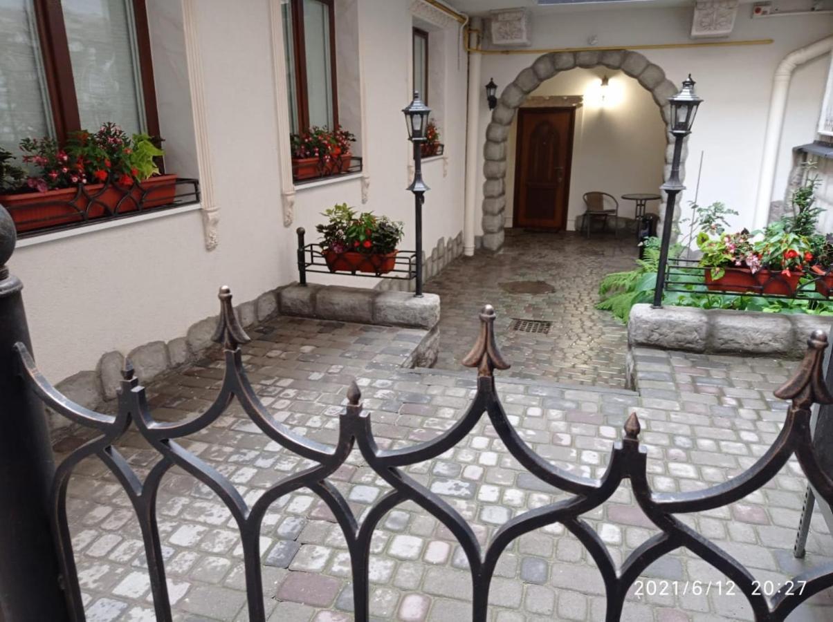 RynOK 25 Deluxe Lviv Center Appartement Buitenkant foto