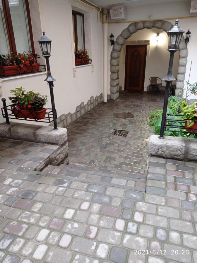 RynOK 25 Deluxe Lviv Center Appartement Buitenkant foto