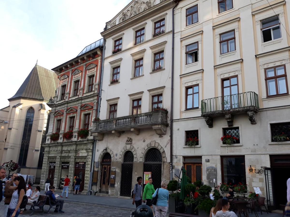 RynOK 25 Deluxe Lviv Center Appartement Buitenkant foto